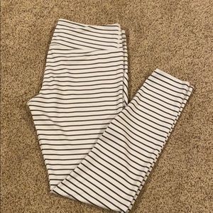 Stripped leggings